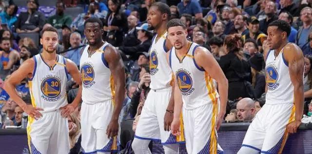 期与球员健 期与球员健