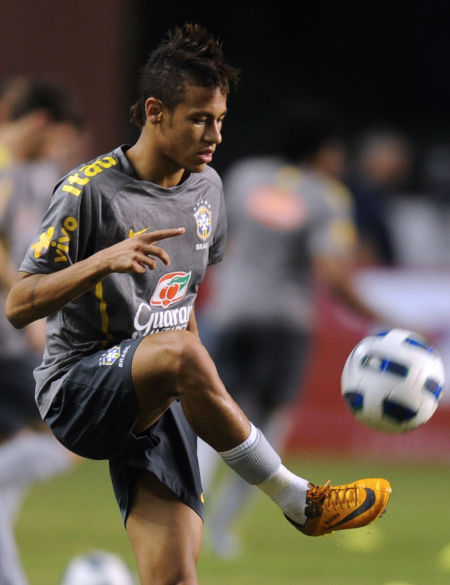 德挖角后加 德挖角后加